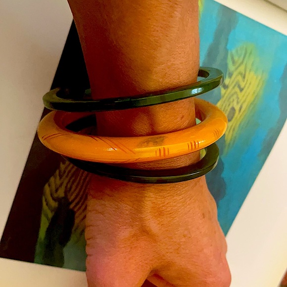 Vintage Bakelite Bangle Set - Picture 4 of 6